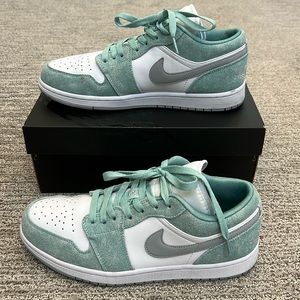 Men’s Nike Air Jordan Low White Light Green with Gray Accents